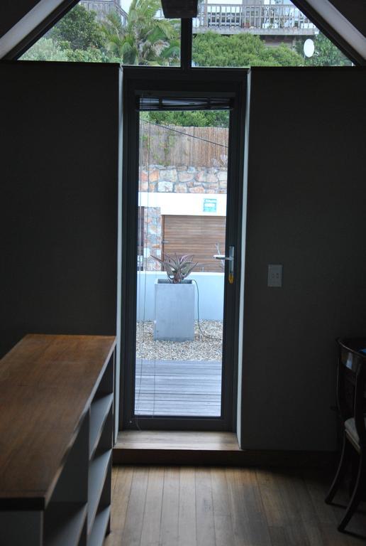 Seaview Apartment In Muizenberg Exterior photo